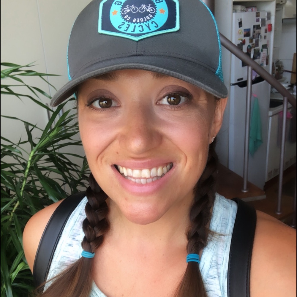 Meet your Posher, Naomi e.